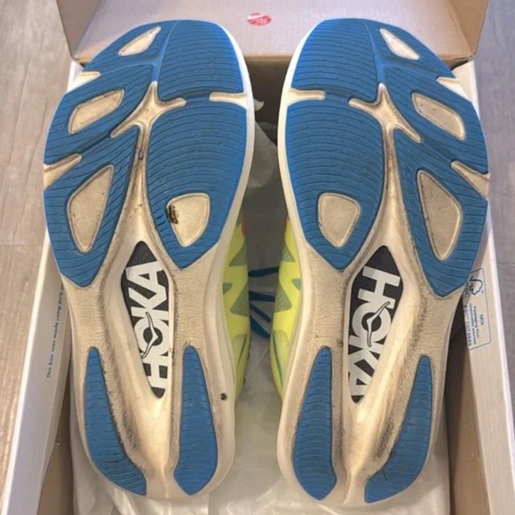 Hoka rocket x2 size 7.5 like new - Picture 4 of 4